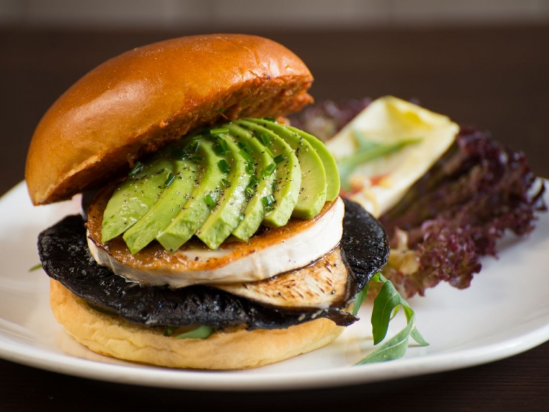 GOAT’S CHEESE BURGER
